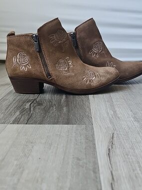 Lucky Brand Brown Suede Embroidered Rose Ankle Booties